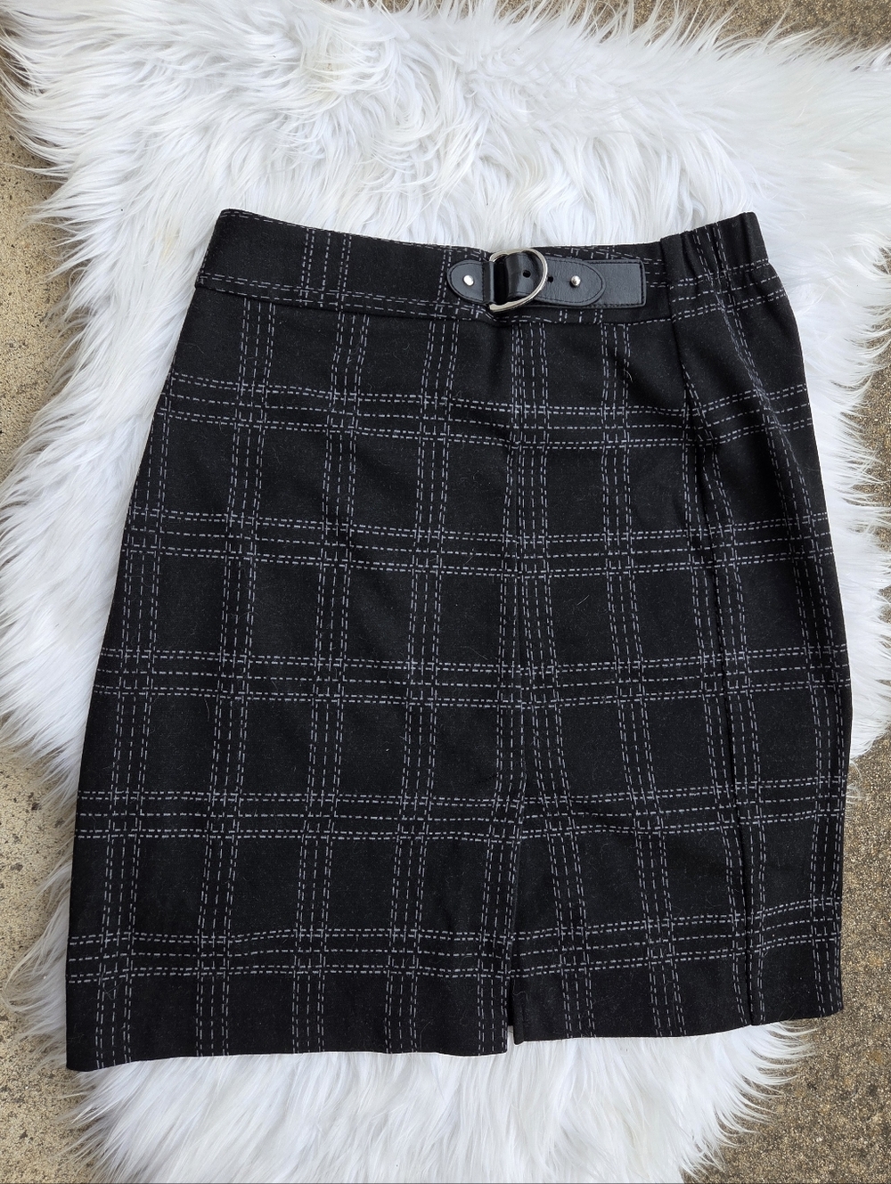 Classic Black Plaid Pencil Skirt with Belt - Size 4-6